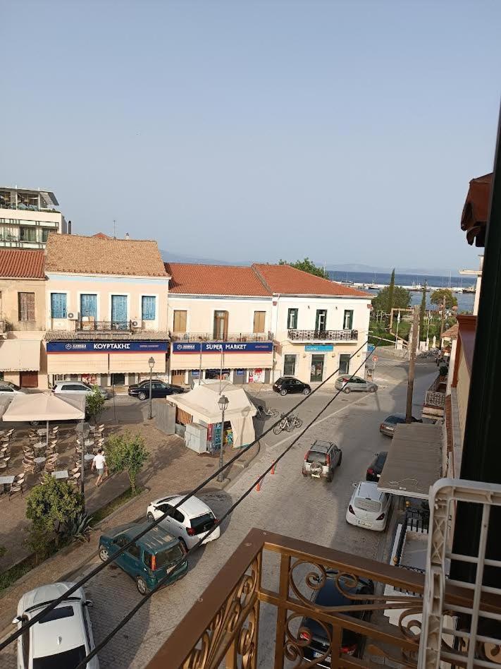 Amfitrion City Gythio Exterior photo