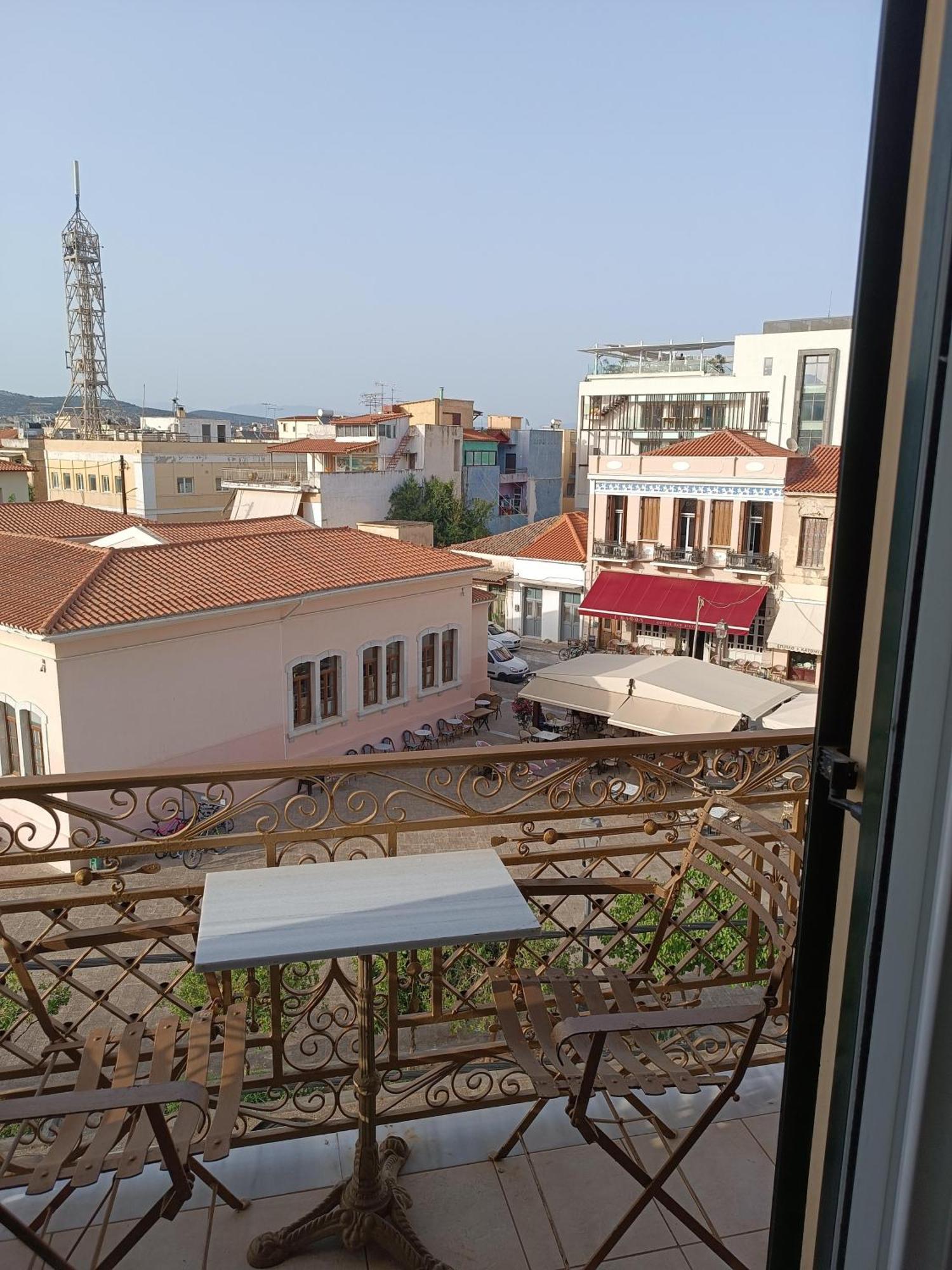 Amfitrion City Gythio Exterior photo